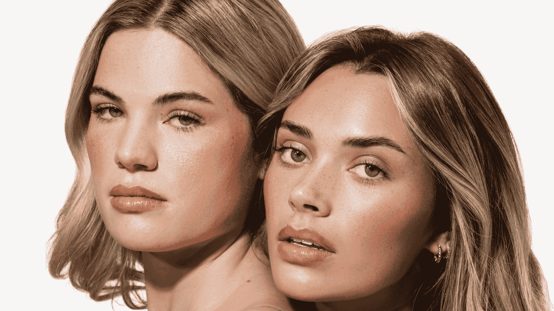 Brushes vs. Beauty Blenders: Which is Best for Your Skin? - Doll Smash Cosmetics Limited
